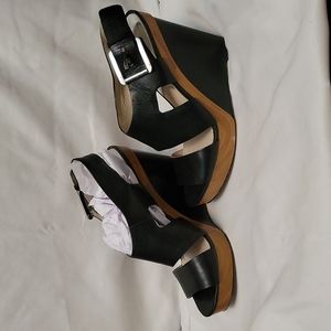 Michael by Michael Kors Sandal, size 9, black leather, wood wedge
